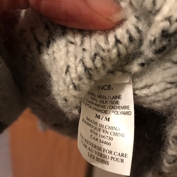 Vince Wool/ Silk/ Cashmere Blend Crewneck Sweater - Picture 5 of 10